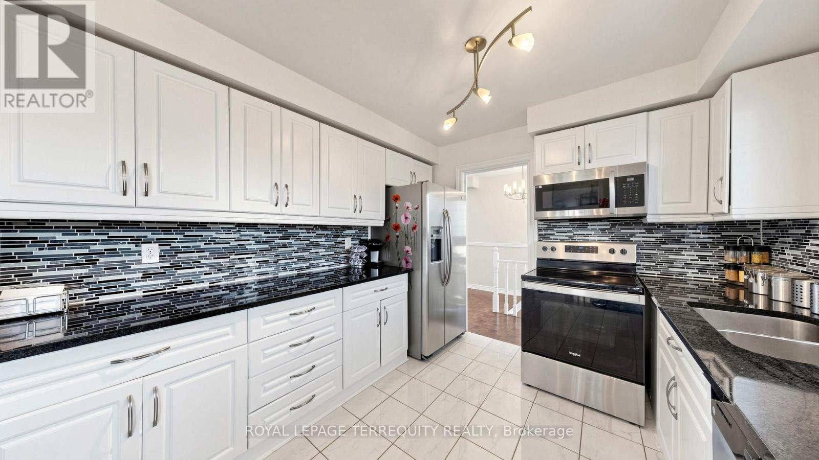 2526 Kingsberry Crescent, Mississauga, Ontario  L5B 2K5 - Photo 10 - W13071618