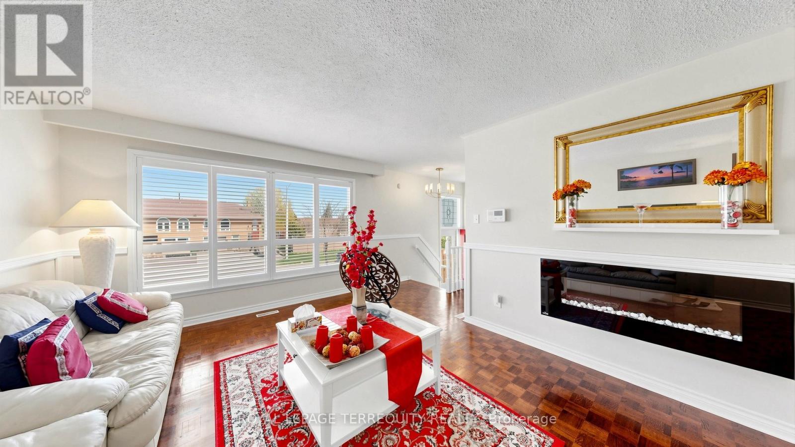 2526 Kingsberry Crescent, Mississauga, Ontario  L5B 2K5 - Photo 3 - W13071618