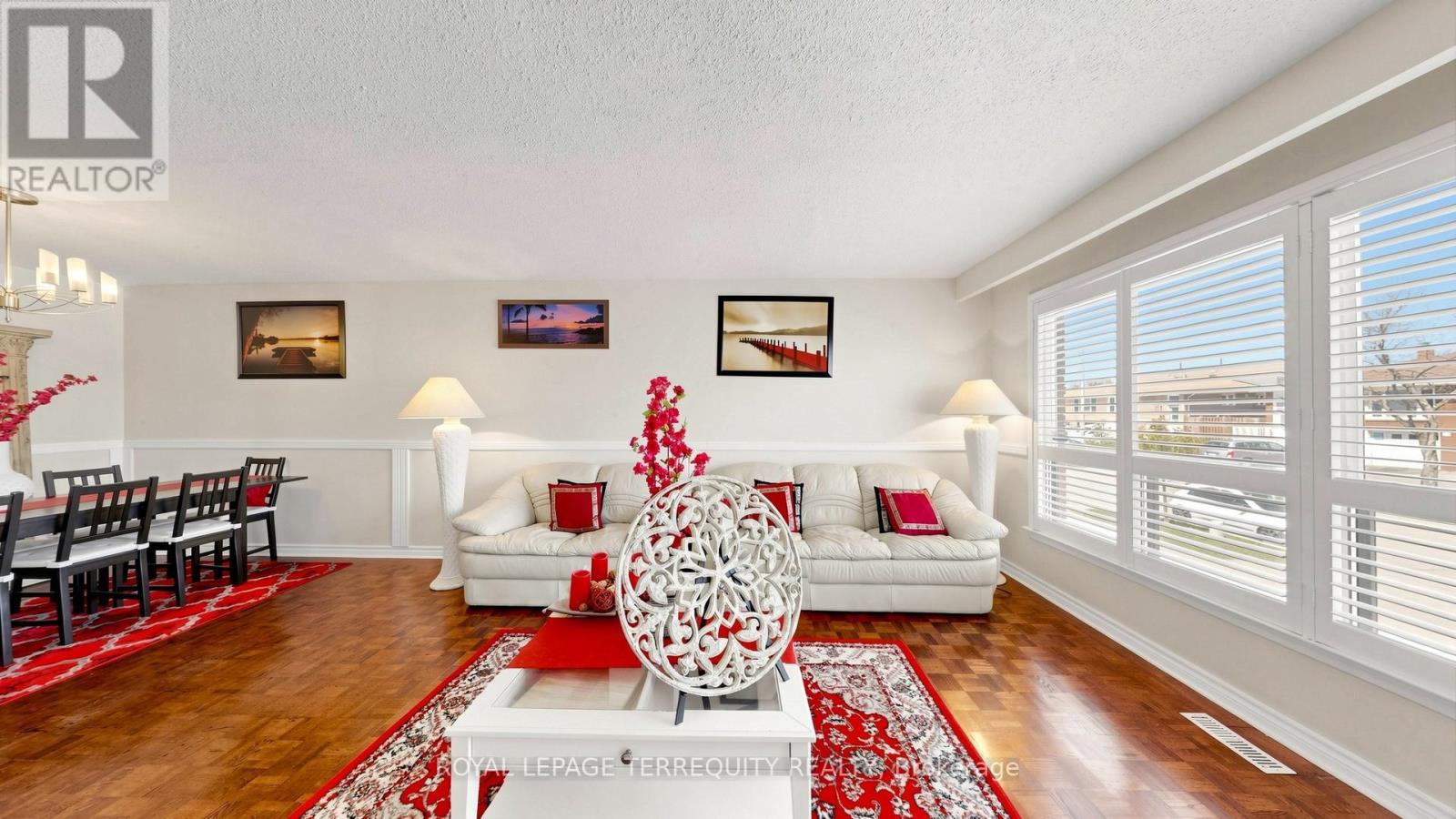 2526 Kingsberry Crescent, Mississauga, Ontario  L5B 2K5 - Photo 4 - W13071618