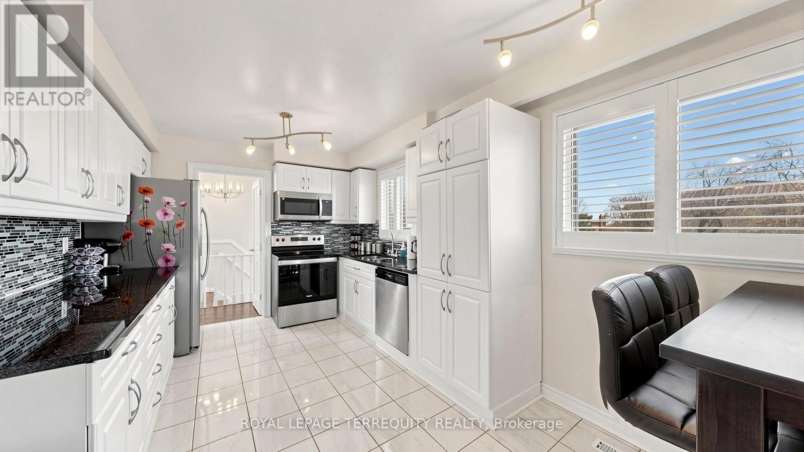 2526 Kingsberry Crescent, Mississauga, Ontario  L5B 2K5 - Photo 8 - W13071618