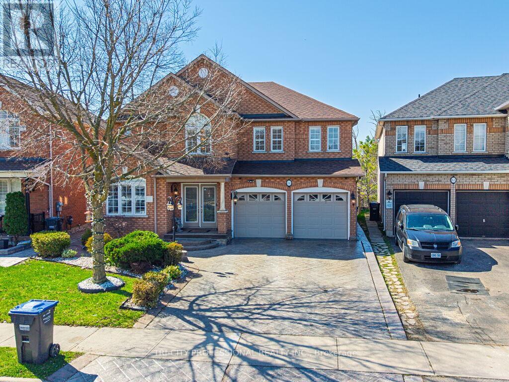 61 WOODVALLEY DRIVE, Brampton, Ontario