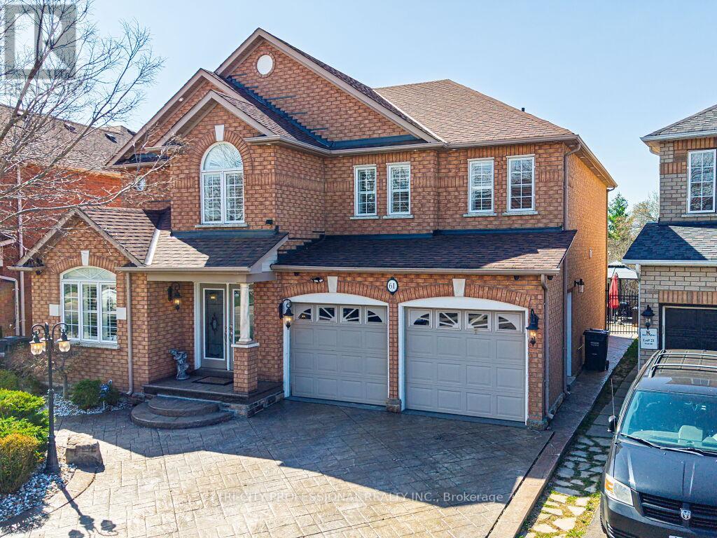 61 Woodvalley Drive, Brampton, Ontario  L7A 1Z3 - Photo 3 - W13071684