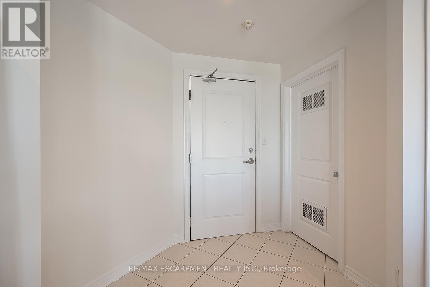 503 - 396 Plains Road E, Burlington, Ontario  L7T 2C8 - Photo 5 - W13071754