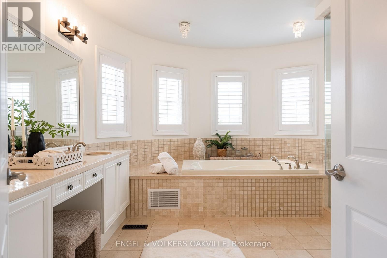 33 Barraclough Boulevard, Halton Hills, Ontario  L7G 0E8 - Photo 36 - W13071770