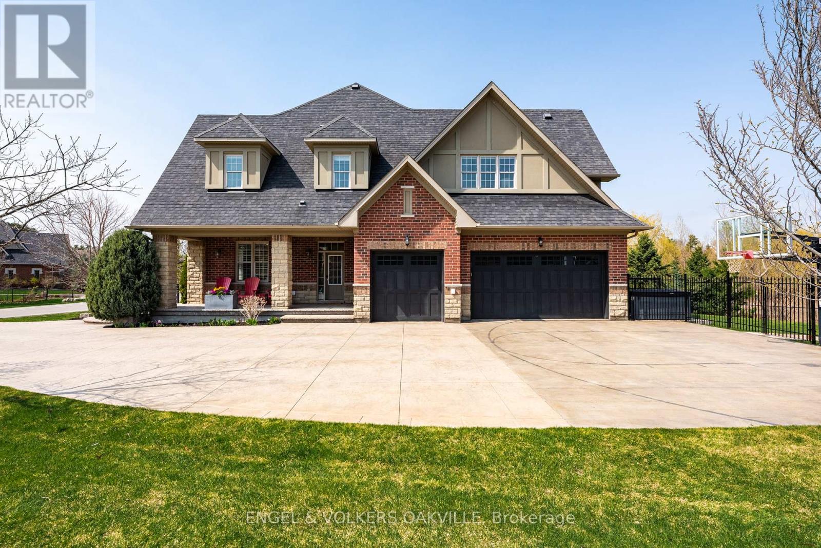 33 Barraclough Boulevard, Halton Hills, Ontario  L7G 0E8 - Photo 5 - W13071770