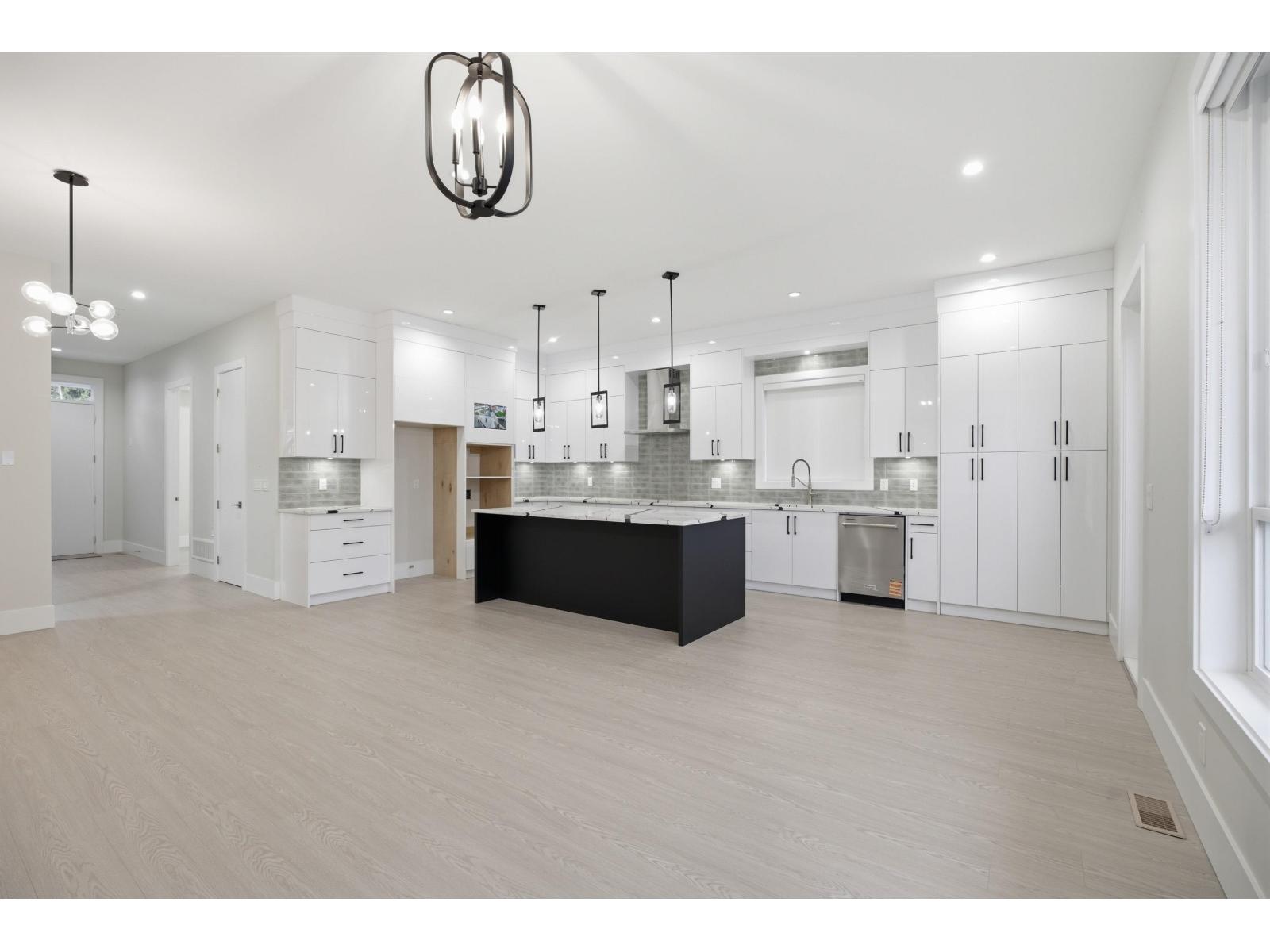 17156 1 Avenue, Surrey, British Columbia  V3Z 9R2 - Photo 5 - R3118353