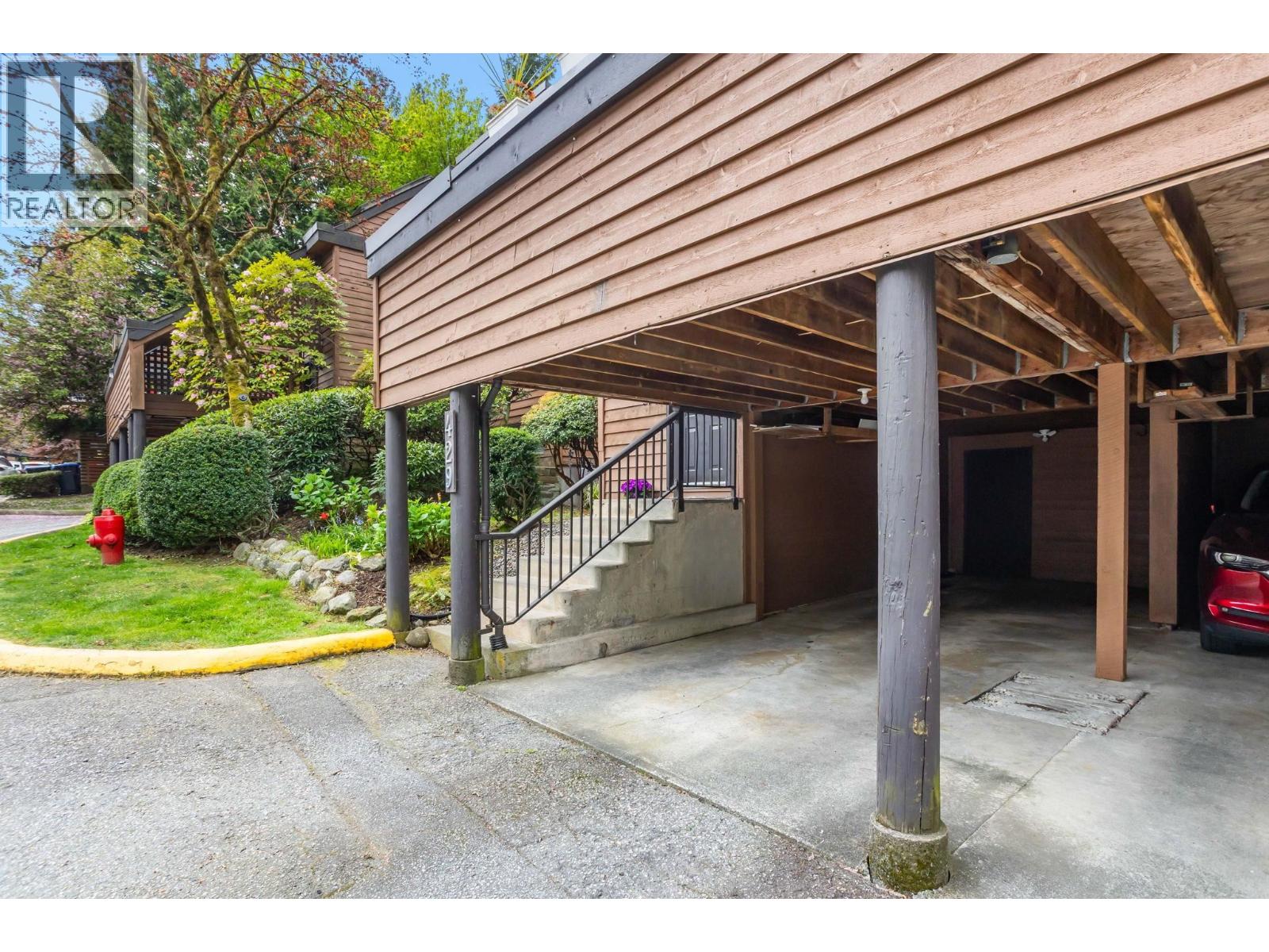 429 Cambridge Way, Port Moody, British Columbia  V3H 3V1 - Photo 5 - R3117313