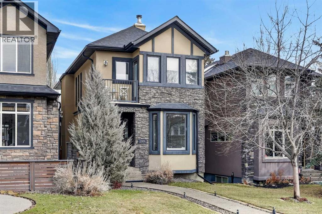 1924 48 Avenue SW, Calgary, Alberta