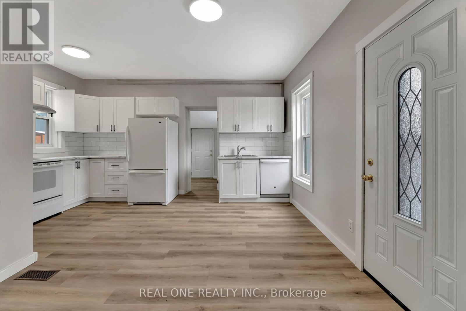 Main Floor - 162 Darling Street, Brantford, Ontario  N3S 3W6 - Photo 3 - X13071558