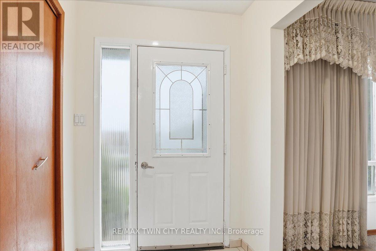 43 Faial Road, Cambridge, Ontario  N1R 6Y1 - Photo 4 - X13071572