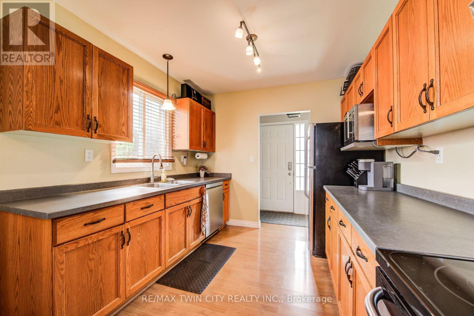 48 Albert Street E, Blandford-Blenheim, Ontario  N0J 1S0 - Photo 7 - X13071660
