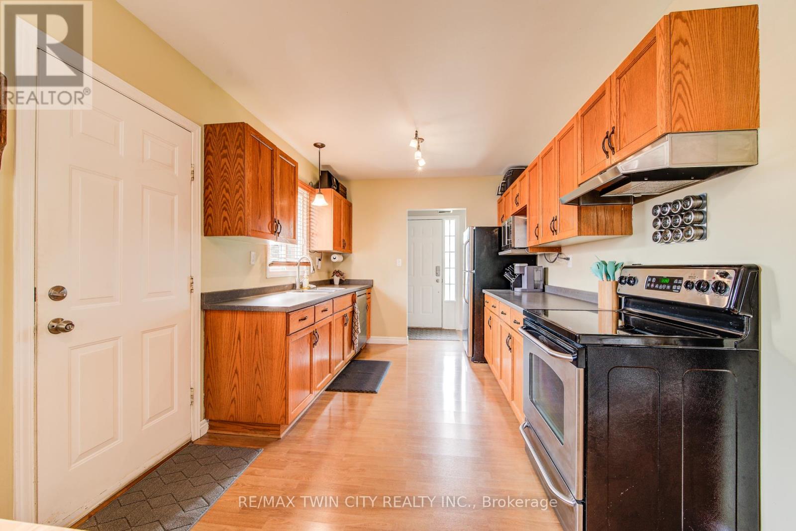 48 Albert Street E, Blandford-Blenheim, Ontario  N0J 1S0 - Photo 9 - X13071660