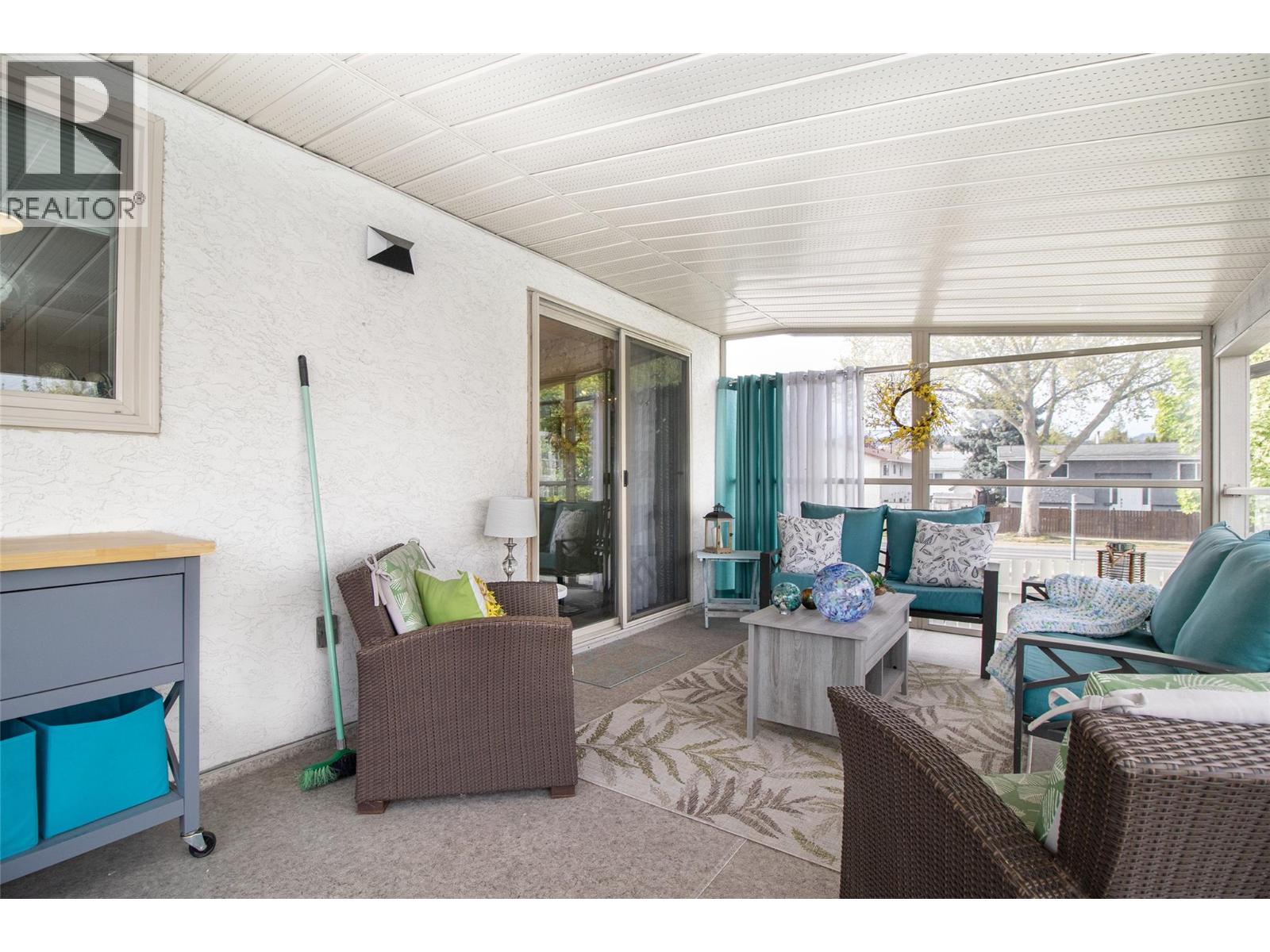 2111 Wilkinson Street, Kelowna, British Columbia  V1Y 4A1 - Photo 10 - 10385509
