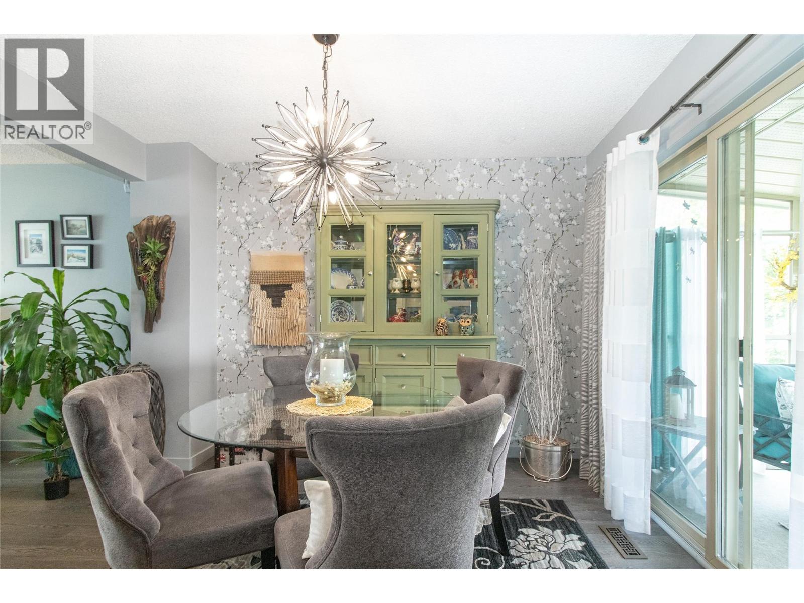 2111 Wilkinson Street, Kelowna, British Columbia  V1Y 4A1 - Photo 6 - 10385509