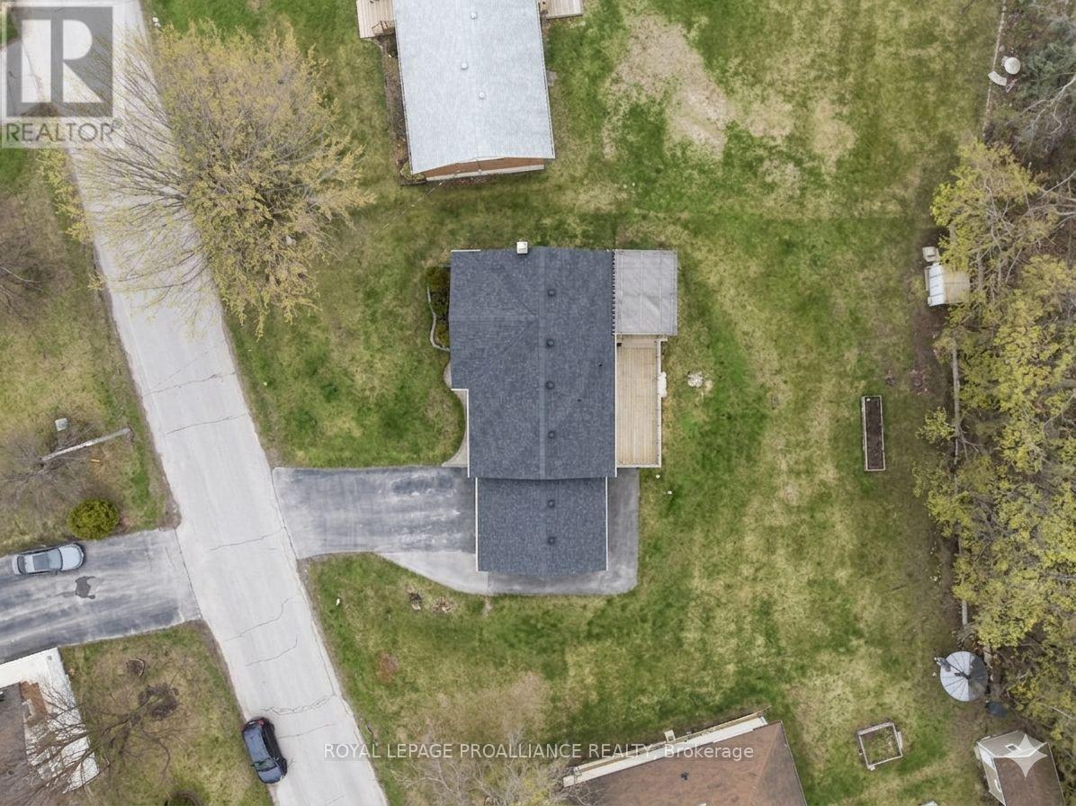 836 Stewart Drive, Peterborough, Ontario  K9J 7R4 - Photo 3 - X13071954
