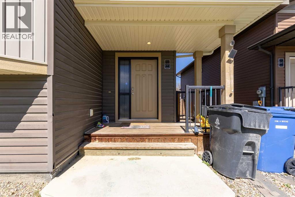 537 Blackwolf Boulevard N, Lethbridge, Alberta  T1H 7C8 - Photo 3 - A2303749