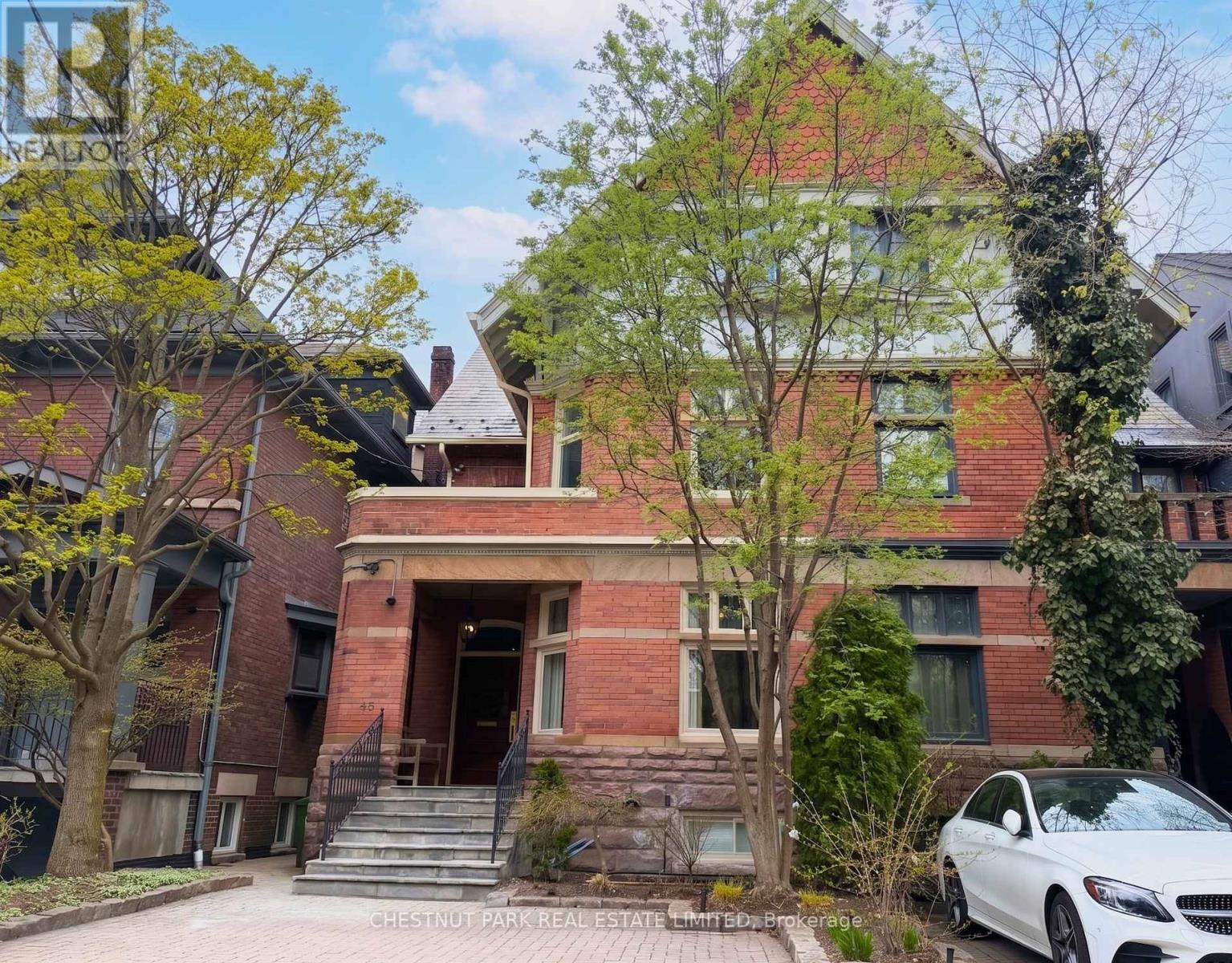 46 Admiral Road, Toronto, Ontario  M5R 2L5 - Photo 2 - C12739880