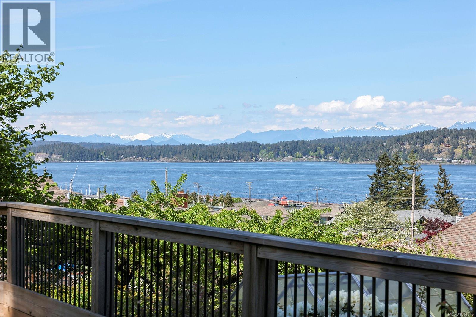 542 Thulin St, Campbell River, British Columbia  V9W 2L1 - Photo 2 - 1034318
