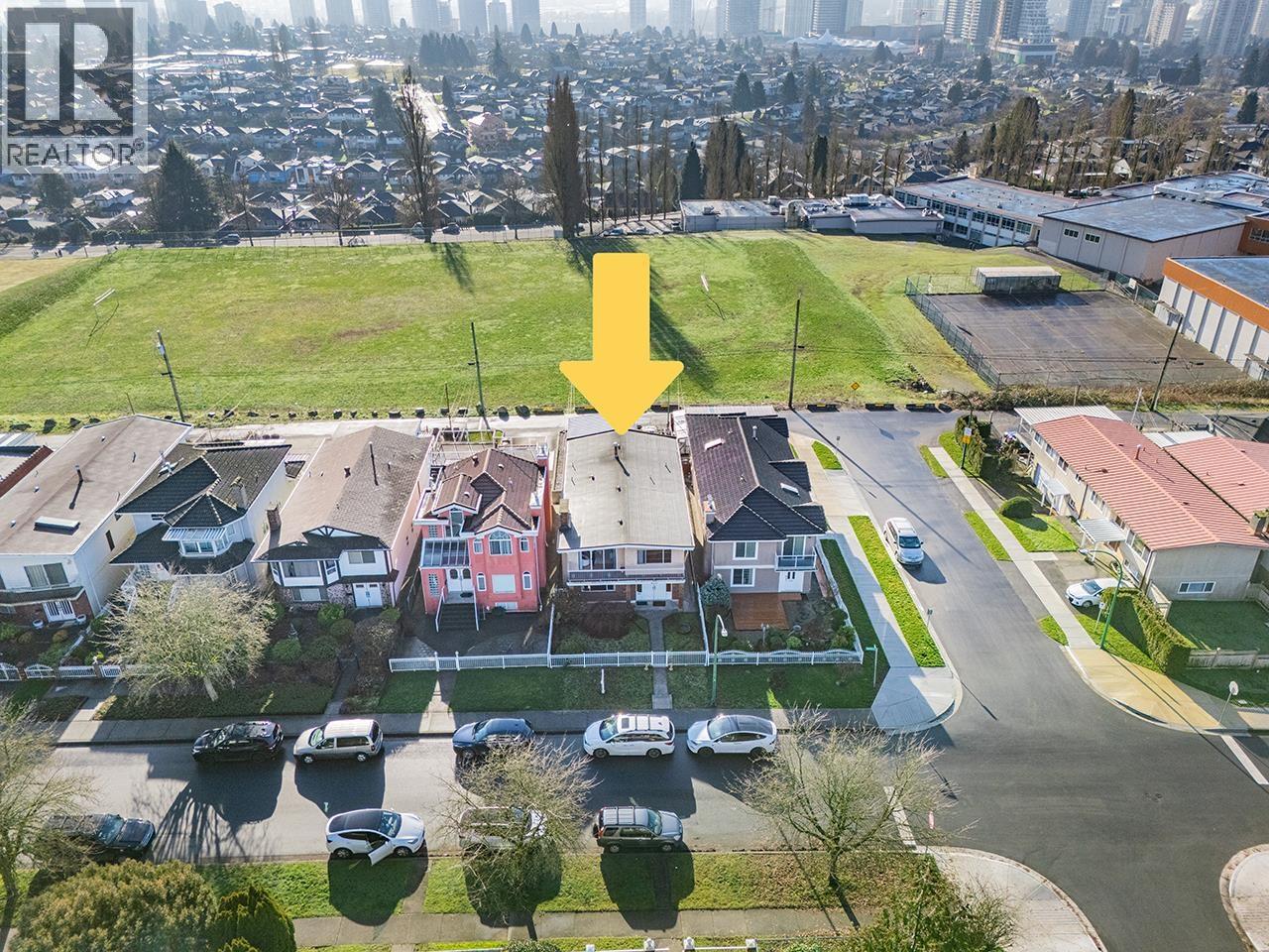 4710 Union Street, Burnaby, British Columbia  V5C 2Y4 - Photo 1 - R3118295