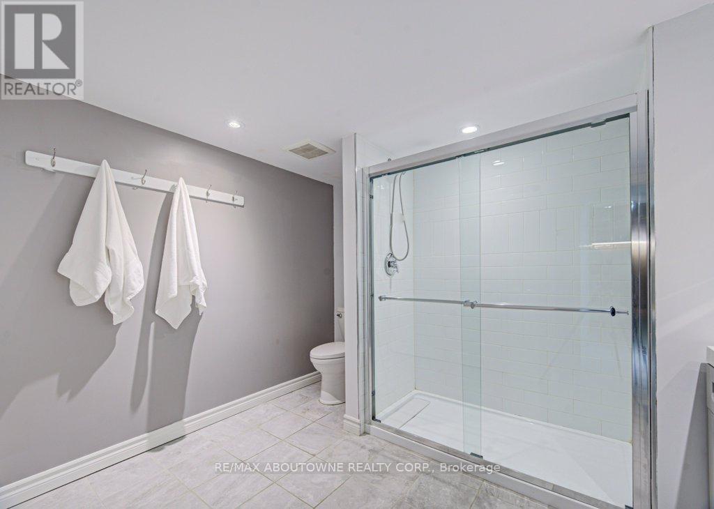 3092 Hickling Court, Mississauga, Ontario  L5N 4X8 - Photo 28 - W13068648