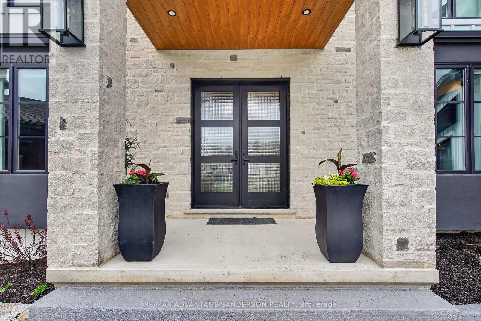 1625 Warbler Woods Walk, London South, Ontario  N6K 0H9 - Photo 13 - X13071850