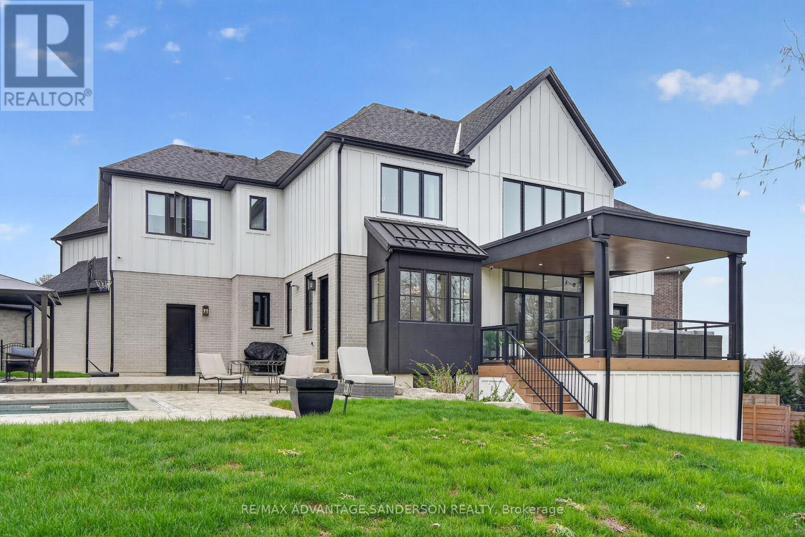 1625 Warbler Woods Walk, London South, Ontario  N6K 0H9 - Photo 18 - X13071850