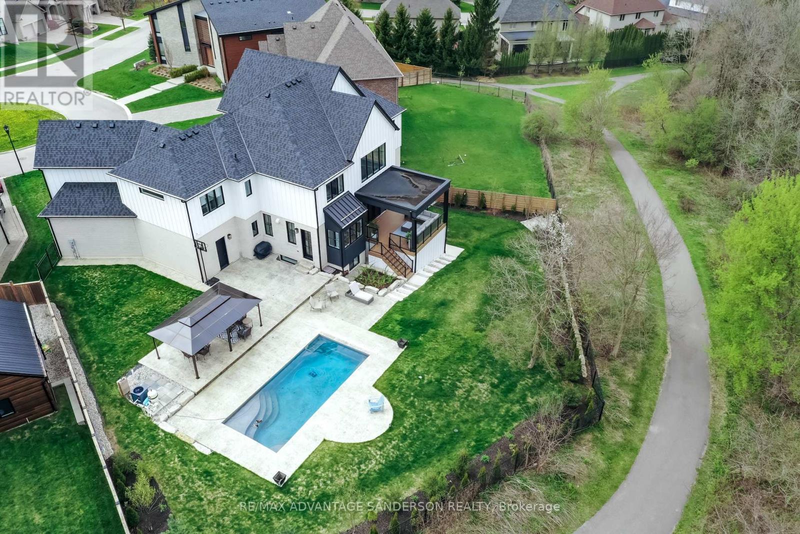 1625 Warbler Woods Walk, London South, Ontario  N6K 0H9 - Photo 5 - X13071850