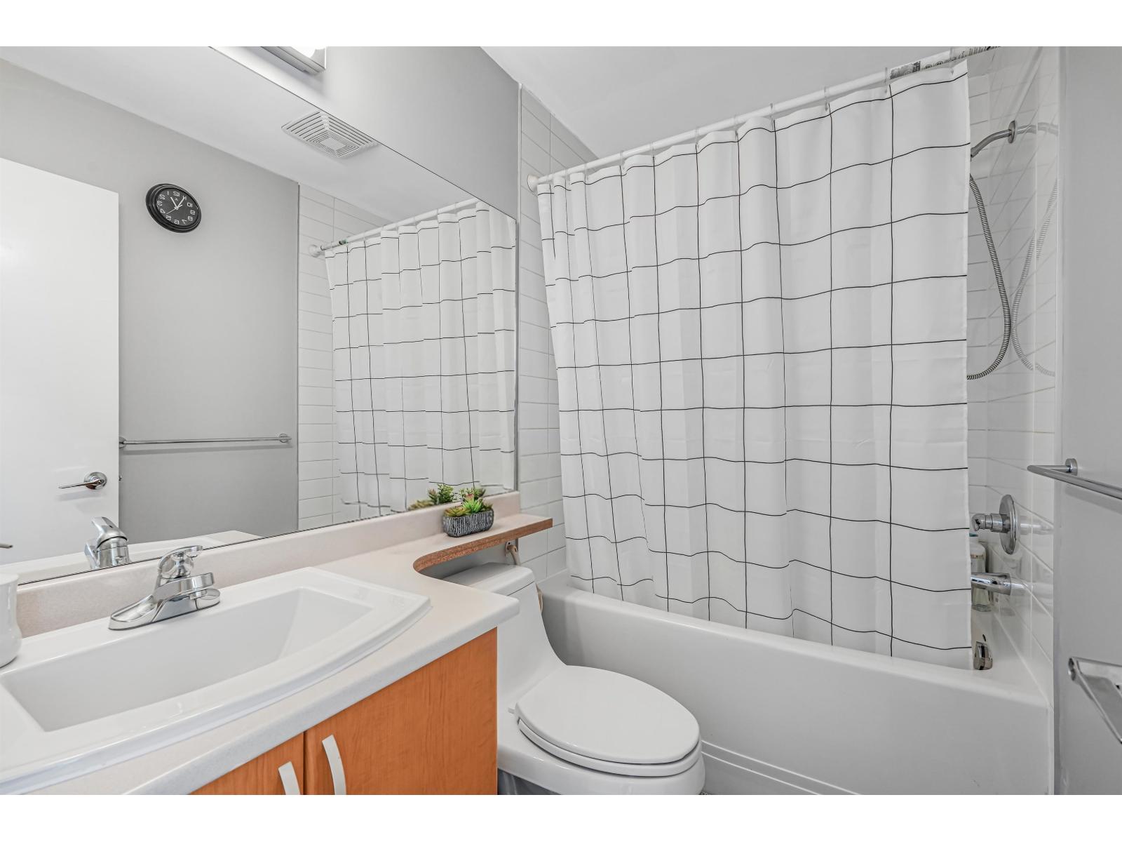 202 13733 107a Street, Surrey, British Columbia  V3T 0B7 - Photo 12 - R3118442