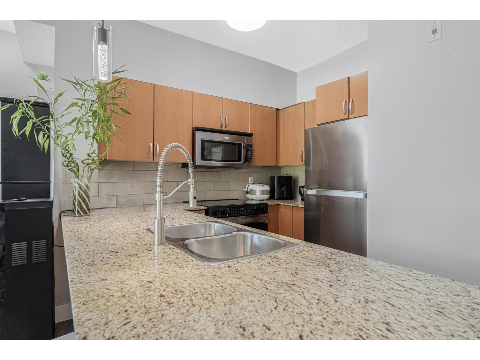 202 13733 107a Street, Surrey, British Columbia  V3T 0B7 - Photo 6 - R3118442