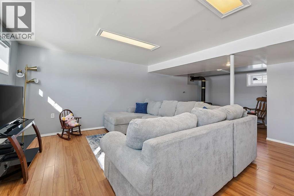 1424 109 Avenue SW, Calgary, Alberta  T2W 0C7 - Photo 22 - A2301663