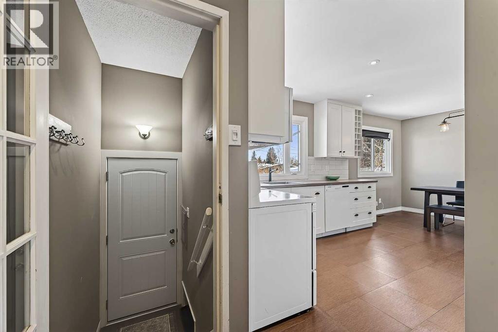 1424 109 Avenue SW, Calgary, Alberta  T2W 0C7 - Photo 32 - A2301663