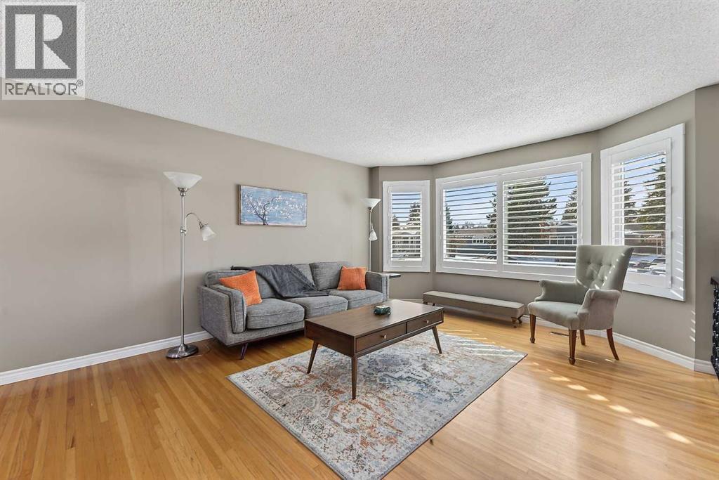 1424 109 Avenue SW, Calgary, Alberta  T2W 0C7 - Photo 3 - A2301663