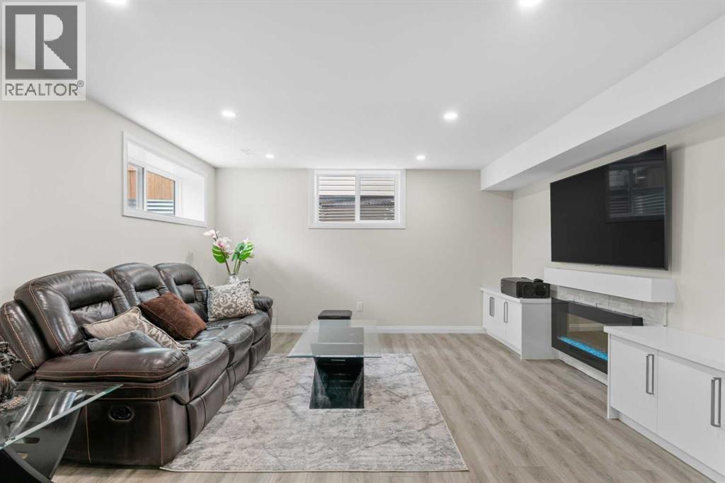 36 Woodfern Rise SW, Calgary, Alberta  T2W 4S2 - Photo 24 - A2305683