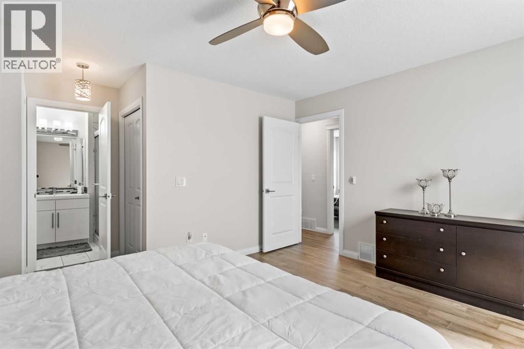 36 Woodfern Rise SW, Calgary, Alberta  T2W 4S2 - Photo 16 - A2305683