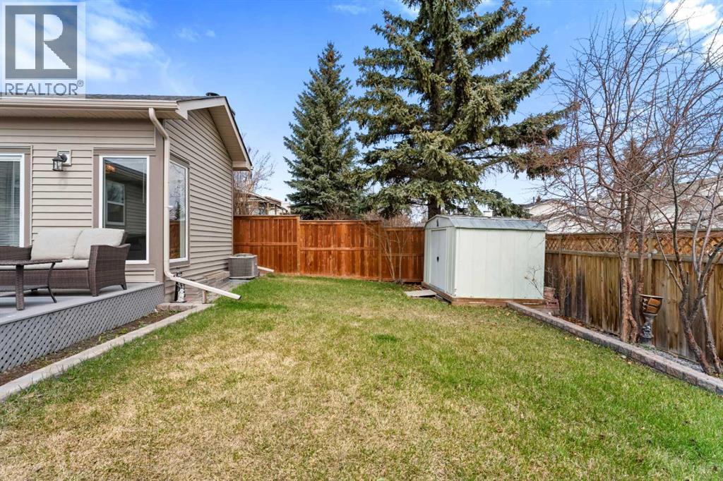 36 Woodfern Rise SW, Calgary, Alberta  T2W 4S2 - Photo 36 - A2305683
