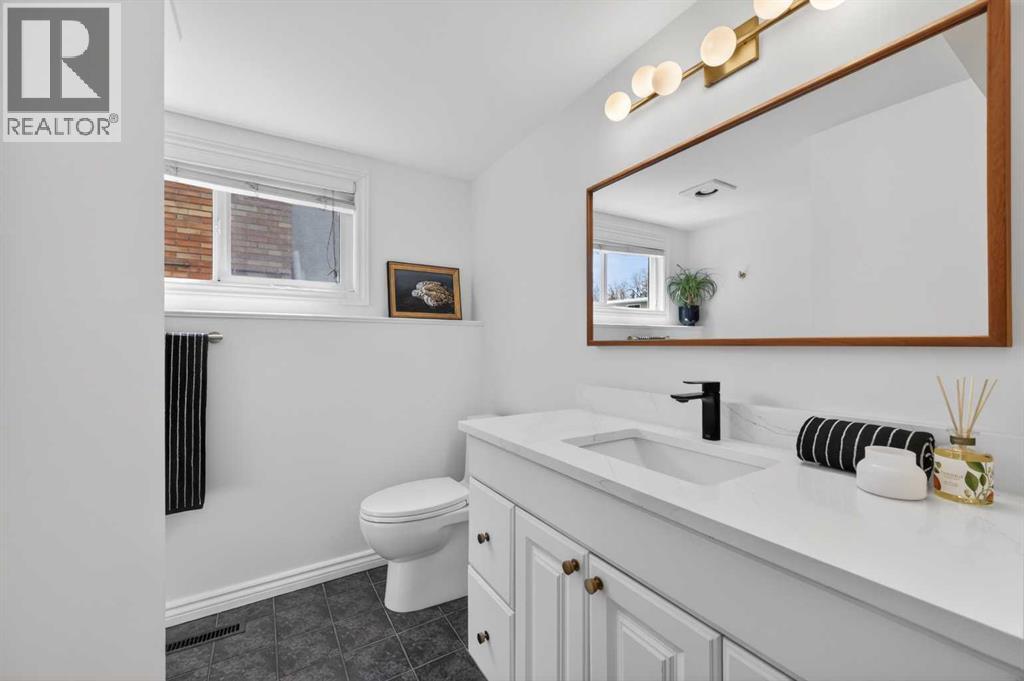 3516 Lakeside Crescent SW, Calgary, Alberta  T3E 6A6 - Photo 30 - A2306432