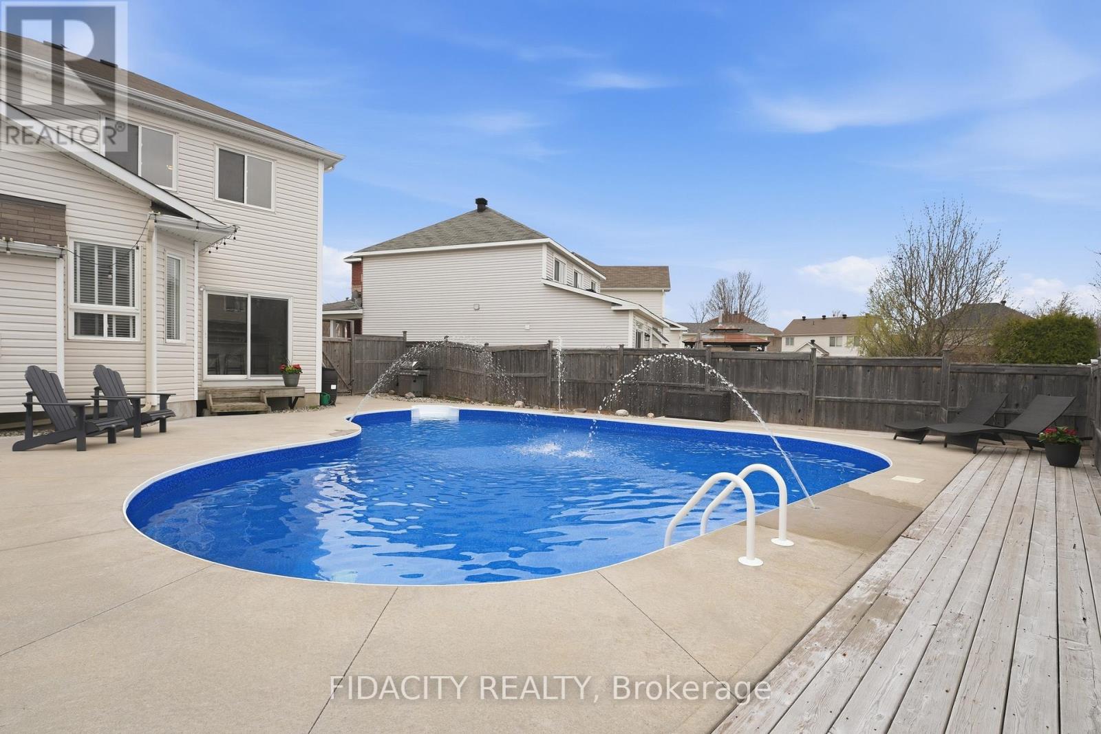 78 Black Bear Way, Ottawa, Ontario  K2S 2G7 - Photo 2 - X13071932