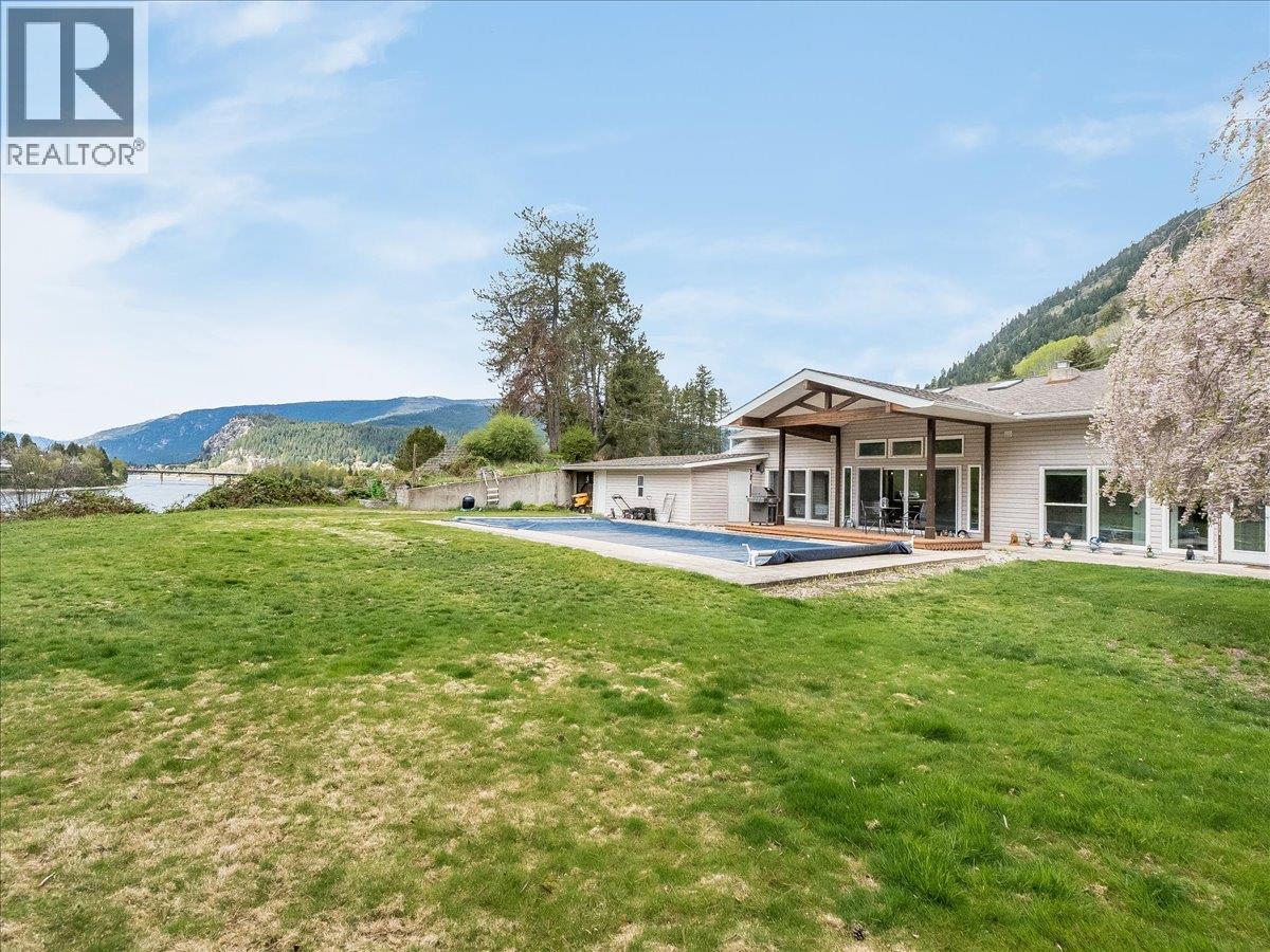 1968 Brilliant Road, Castlegar, British Columbia  V1N 4M2 - Photo 5 - 10385649