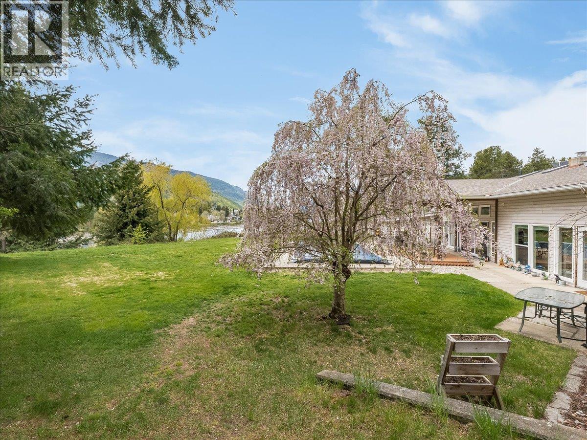 1968 Brilliant Road, Castlegar, British Columbia  V1N 4M2 - Photo 55 - 10385649