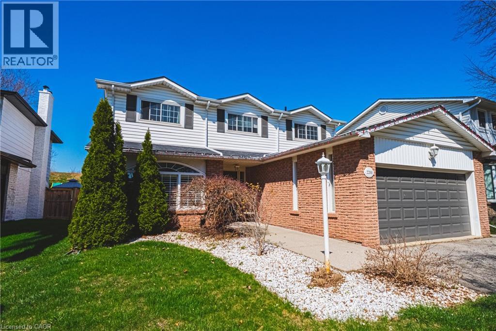 2200 Sandringham Drive, Burlington, Ontario  L7P 1T9 - Photo 3 - 40824799