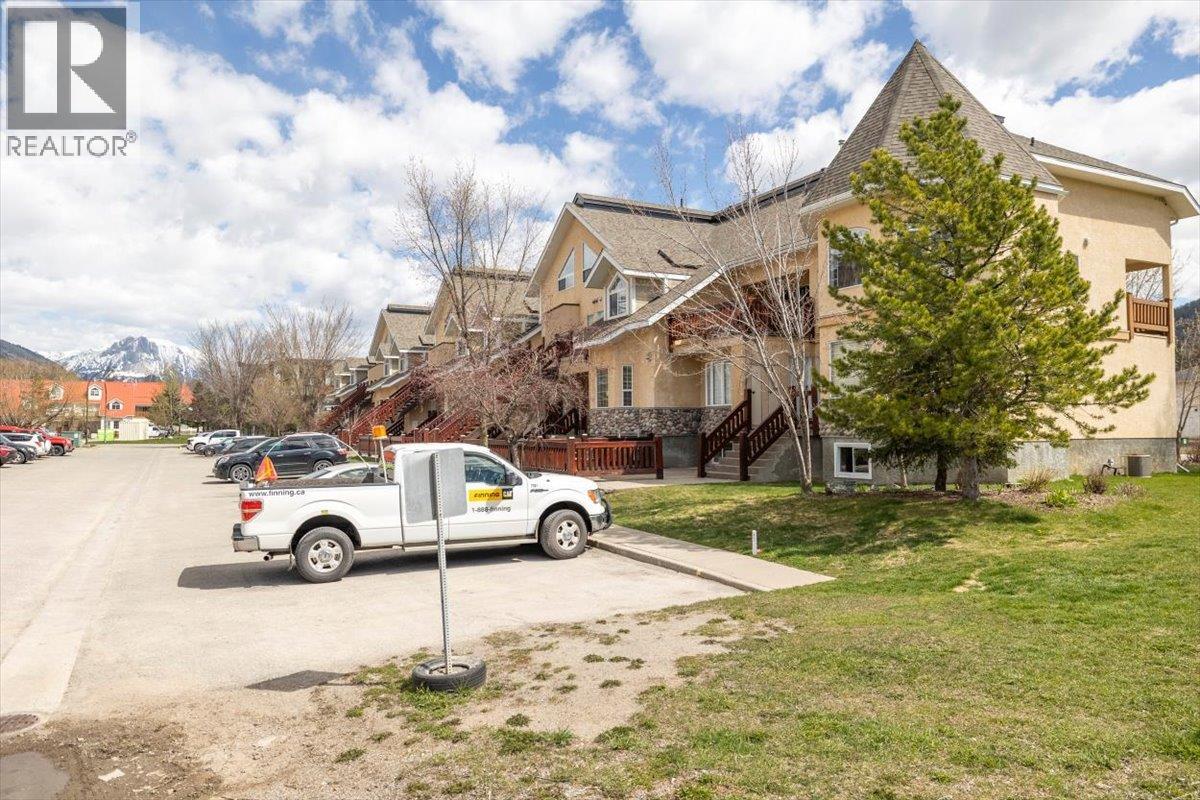 1300 Riverside Way Unit# 1304, Fernie, British Columbia  V0B 1M7 - Photo 4 - 10385441