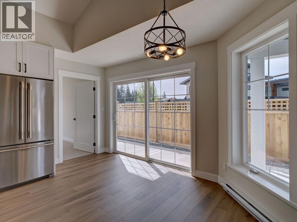 808 Gerussi Lane, Gibsons, British Columbia  V0N 1V7 - Photo 13 - R3118387