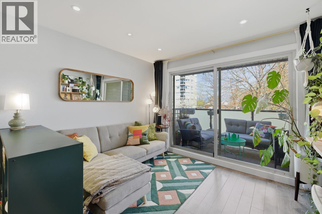 205 1864 Frances Street, Vancouver, British Columbia  V5L 1Z7 - Photo 3 - R3118411