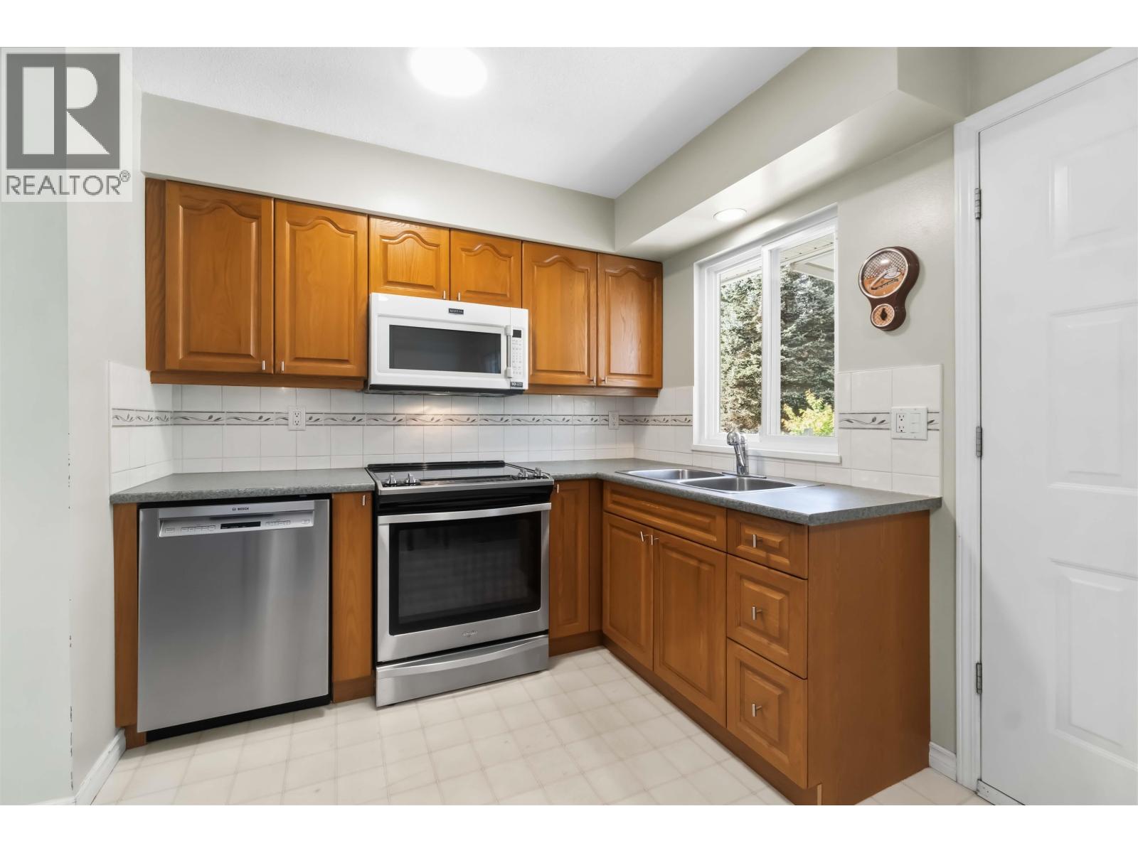 1861 Chalmers Avenue, Port Coquitlam, British Columbia  V3B 2T3 - Photo 11 - R3118393