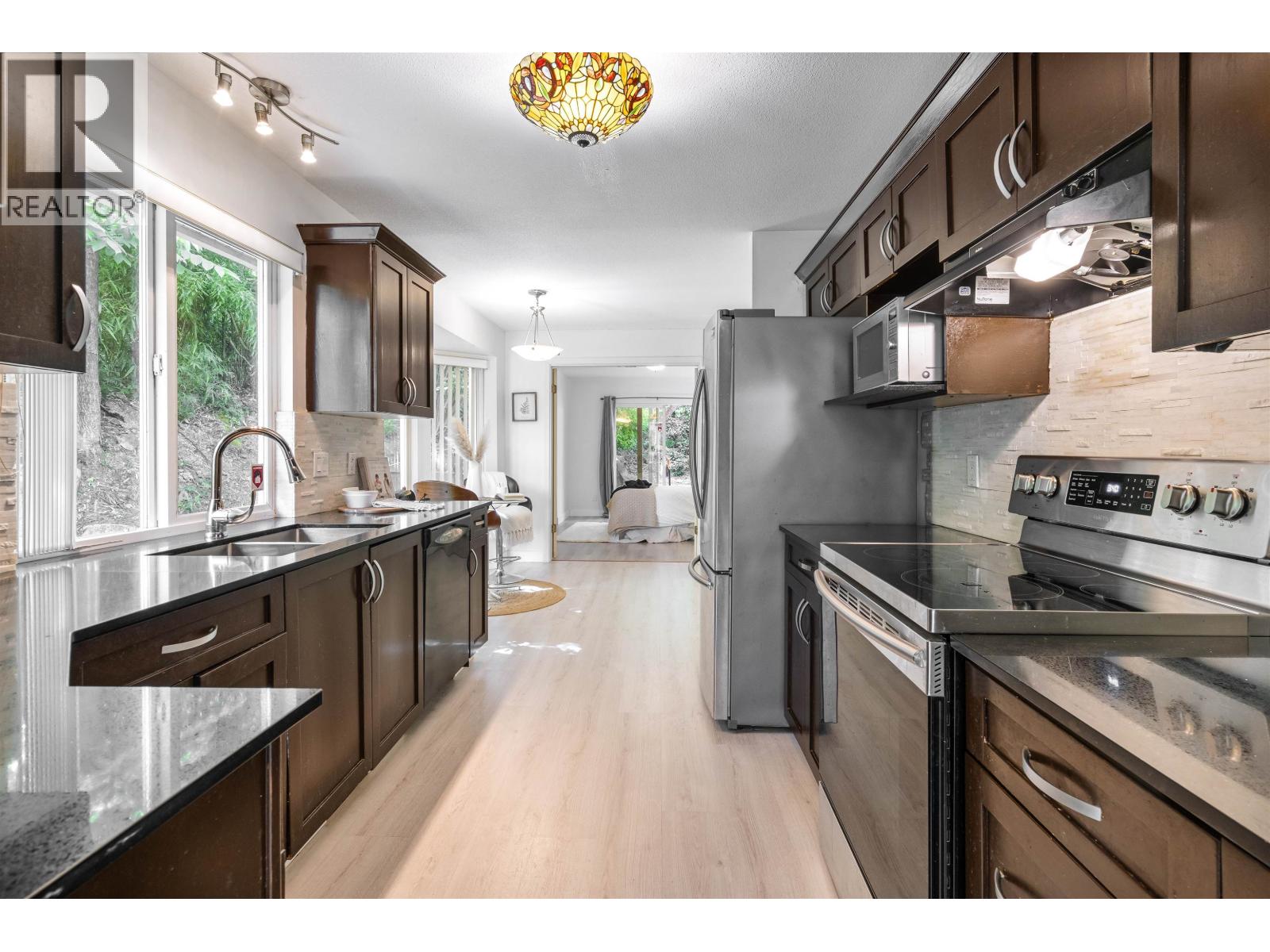 869 Seymour Boulevard, North Vancouver, British Columbia  V7J 2J7 - Photo 5 - R3118395