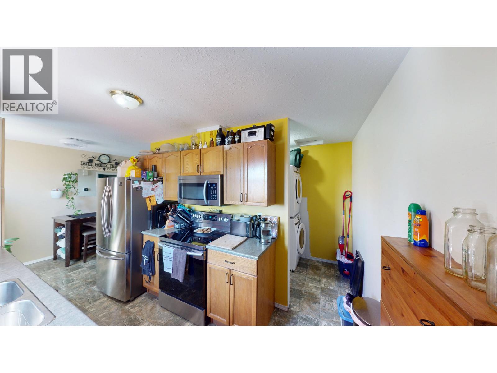10219 102 Avenue, Fort St. John, British Columbia  V1J 2E4 - Photo 8 - R3118117