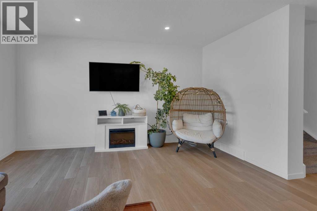 76 Carringsby Avenue NW, Calgary, Alberta  T3P 1R9 - Photo 5 - A2306781