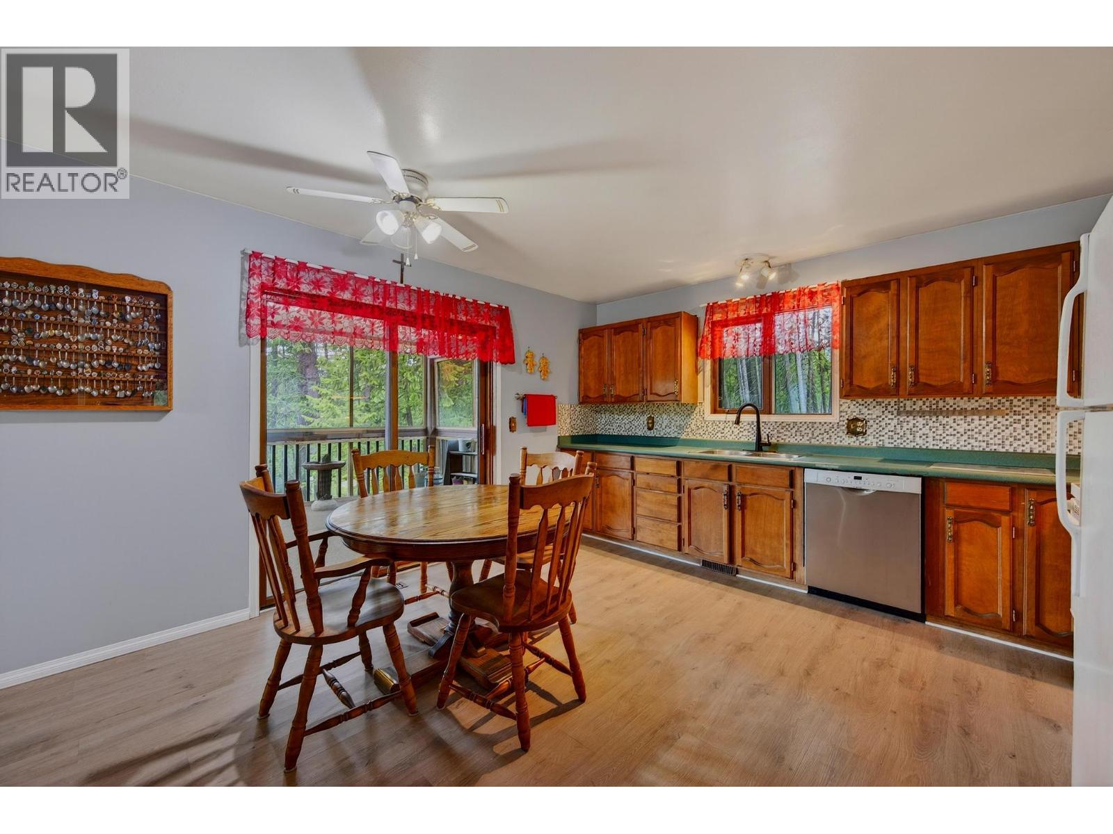 1605 Gareb Road, Golden, British Columbia  V0A 1H3 - Photo 8 - 10385596