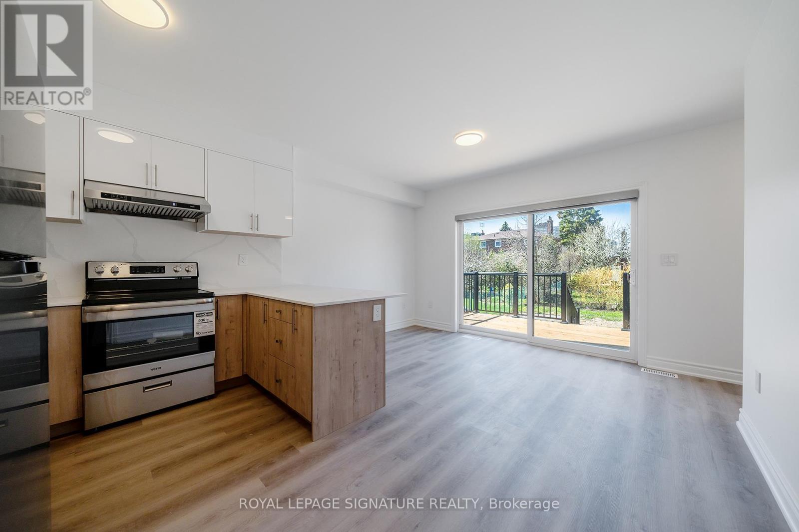 2 - 2052 PHARMACY AVENUE, Toronto, Ontario
