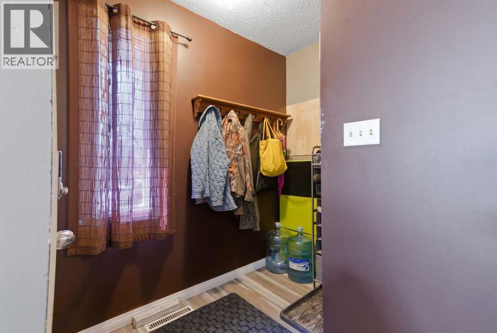 4820 48 Avenue, Innisfail, Alberta  T4G 1N7 - Photo 21 - A2306944